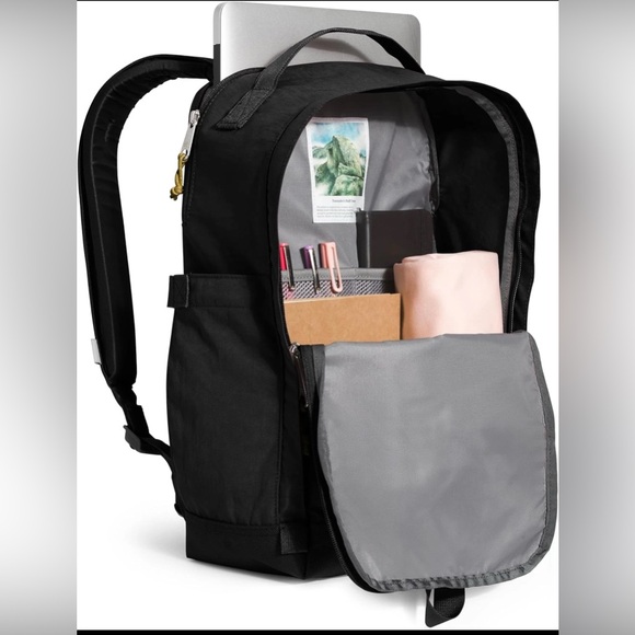 The North Face Berkeley Daypack travel vacation outdoor hiking cruise - Picture 3 of 5